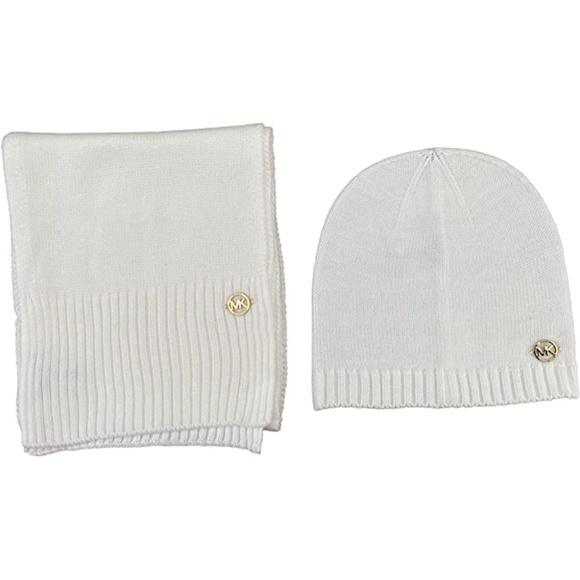 MICHAEL KORS BEANIE AND SCARF SET - Picture 3 of 3